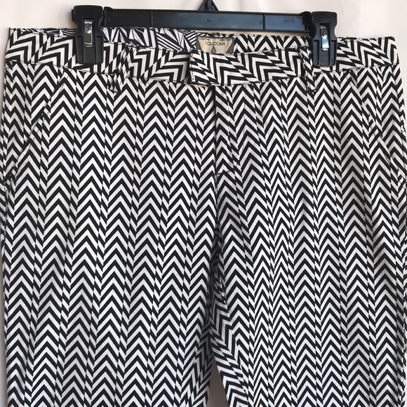 Volcom black and white Chevron pattern pants, 11 - Picture 2 of 16